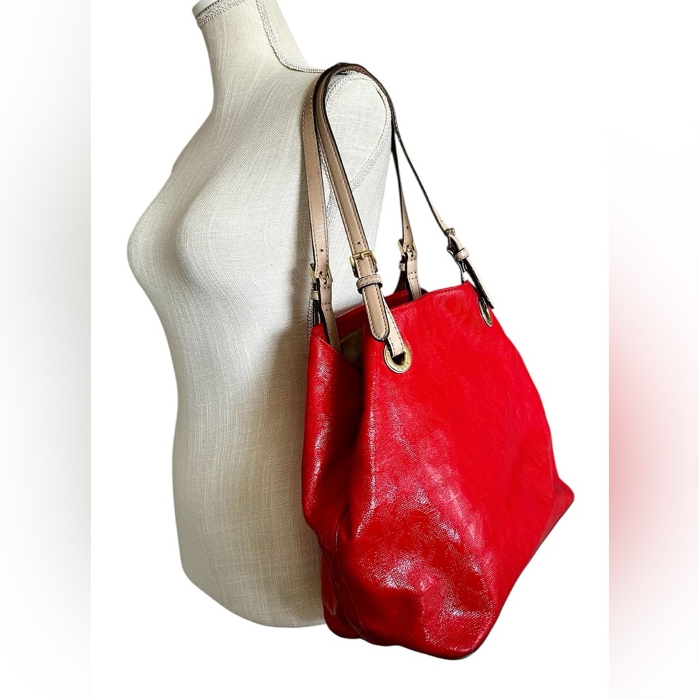 Michael Kors - Jet Set Mirror Metallic Patent Tote 😍
